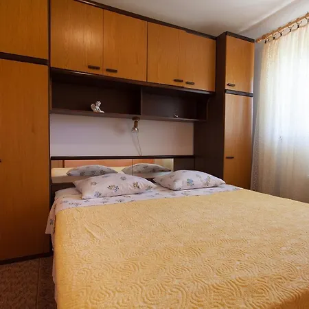 Nedeljka * 马林斯卡