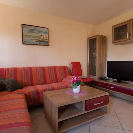 Nedeljka * 马林斯卡